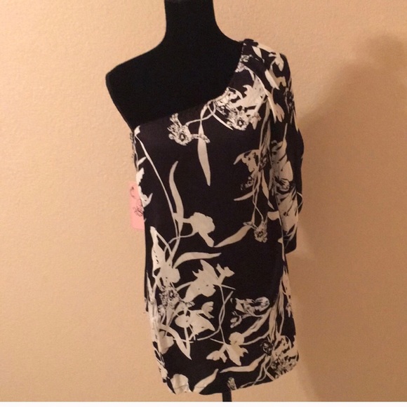 3 New dresses 👗👗👗 for - Picture 2 of 8